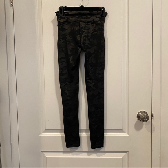 Spanx Faux Leather Camo Leggings - Picture 6 of 6